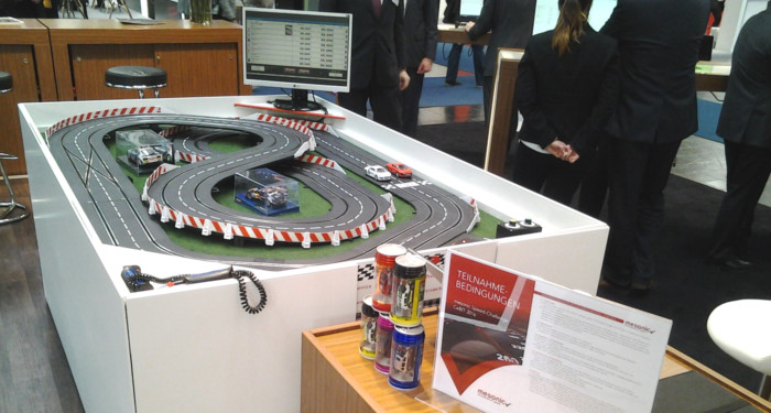 Messestand: 2spurige digitale Carrerabahn