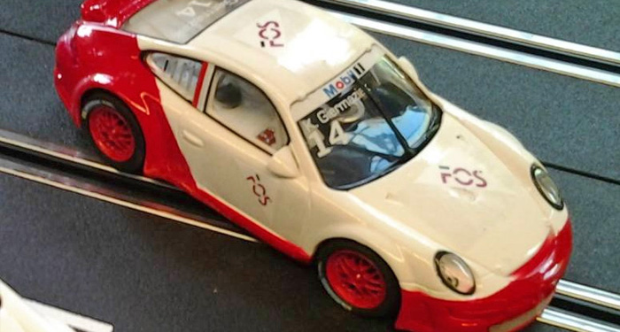 Carrerabahn Branding | Fahrzeugbranding Porsche FOS